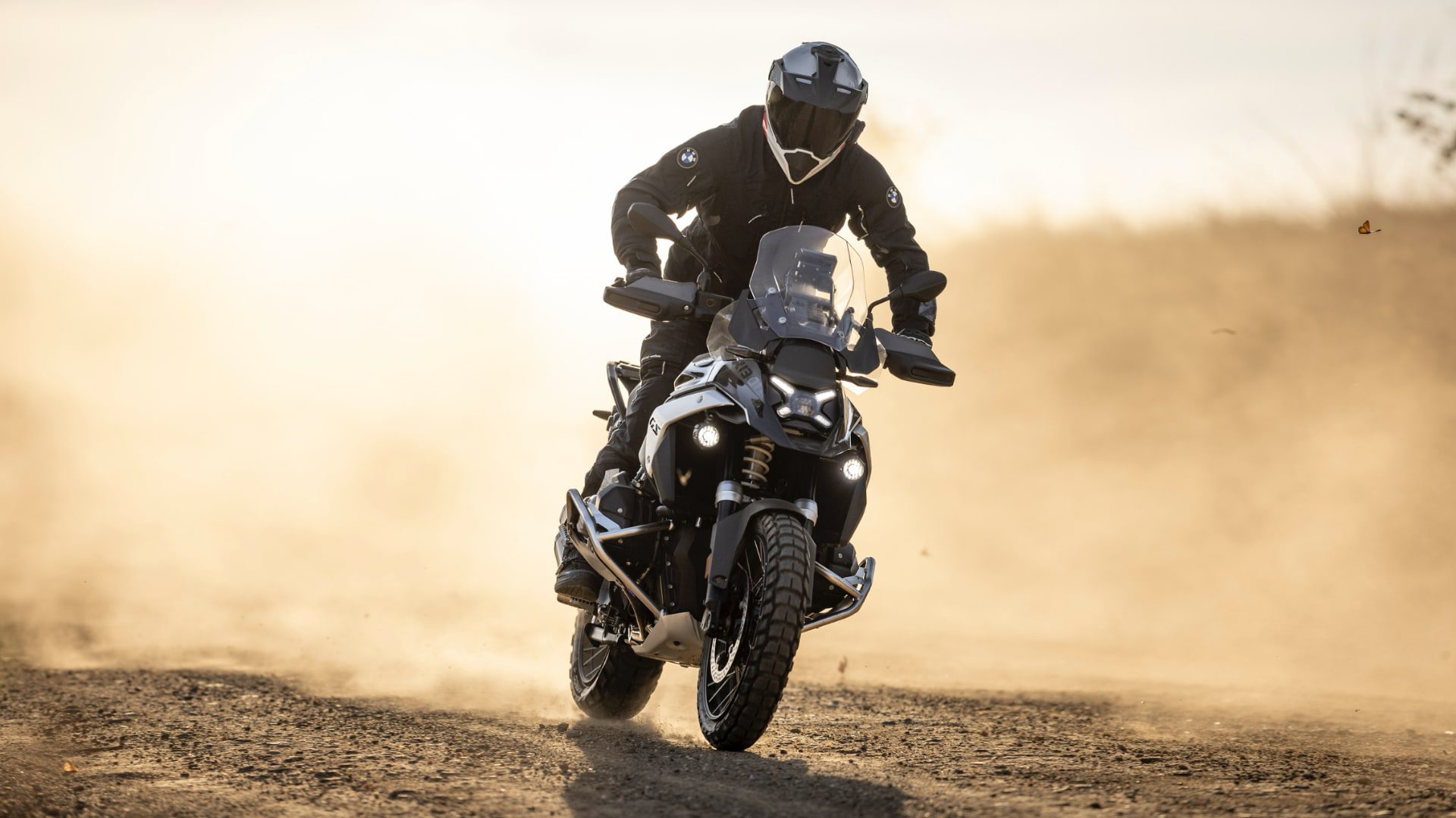 [새 바이크] 험로 주행 최적화 옵션 더해 8대 한정 판매 – BMW R 1300 GS 엔듀로 프로 에디션