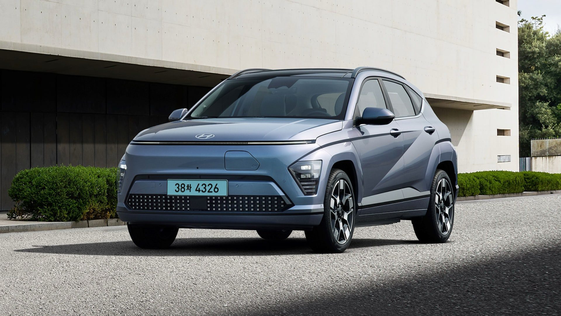 [새 차] 엔트리 트림 ‘E-VALUE+’ 기본사항 확대한 2025 현대 코나 일렉트릭