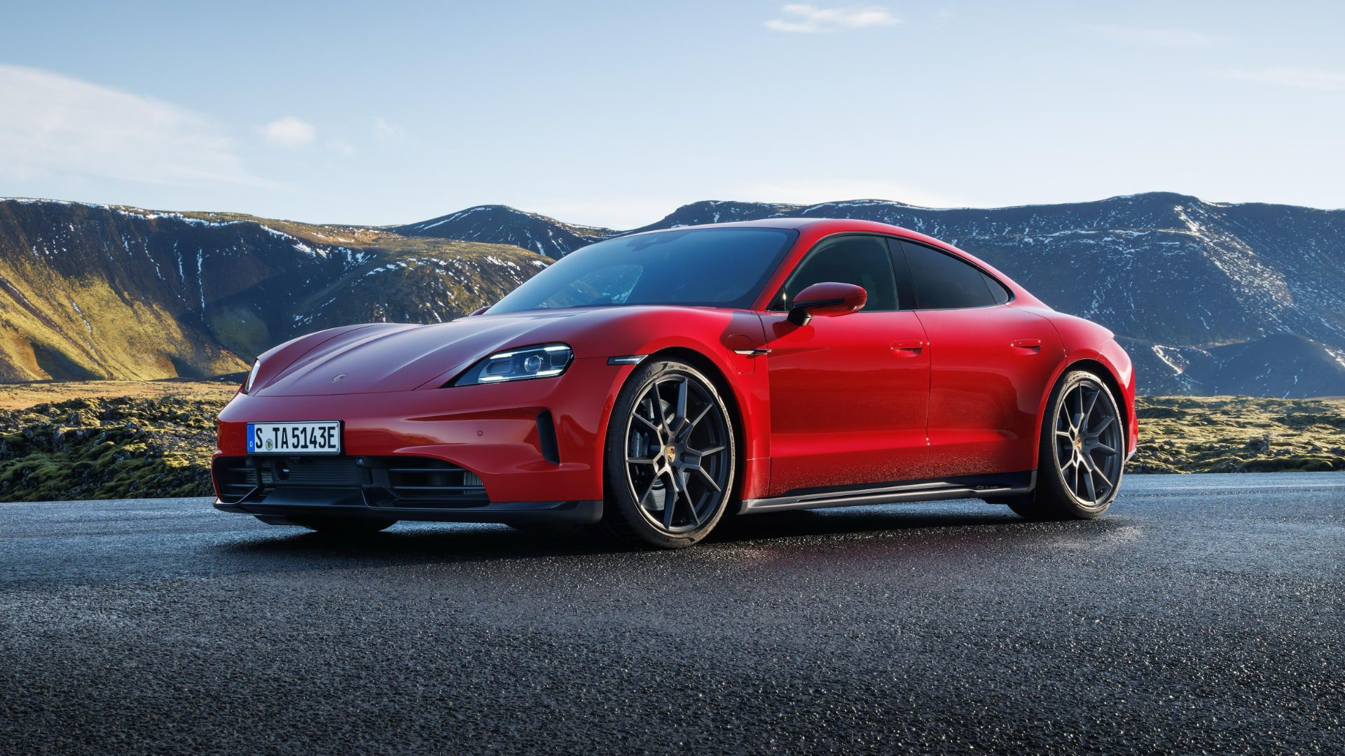 [새 차] 최고 700마력 출력으로 더 빨라지고 더 스포티해진 포르쉐 타이칸 GTS