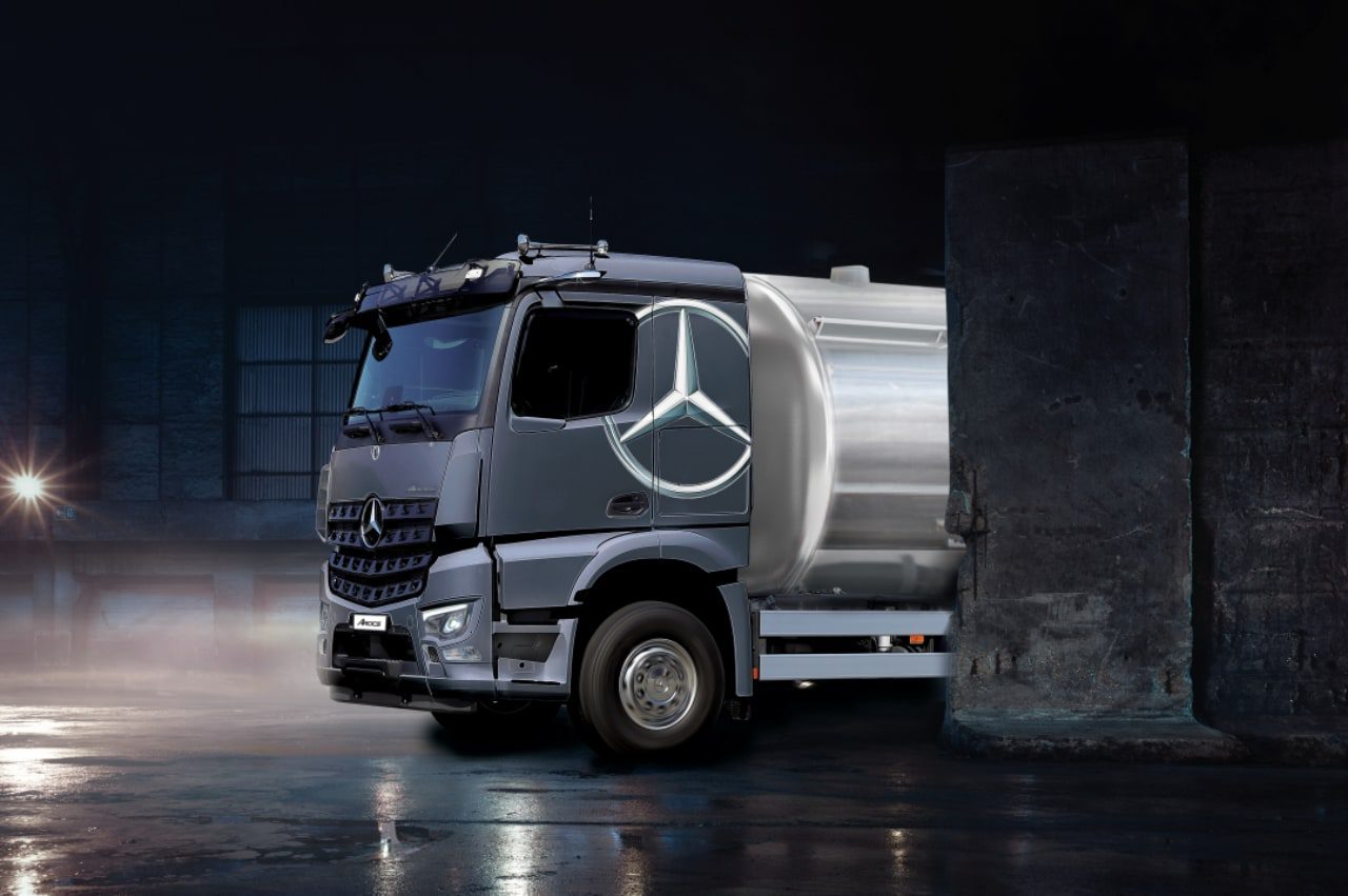 [새 트럭] 탱크로리에 최적화한 2025년형 메르세데스-벤츠 아록스 2851L 6×4 ・ 4153L 8×4 카고