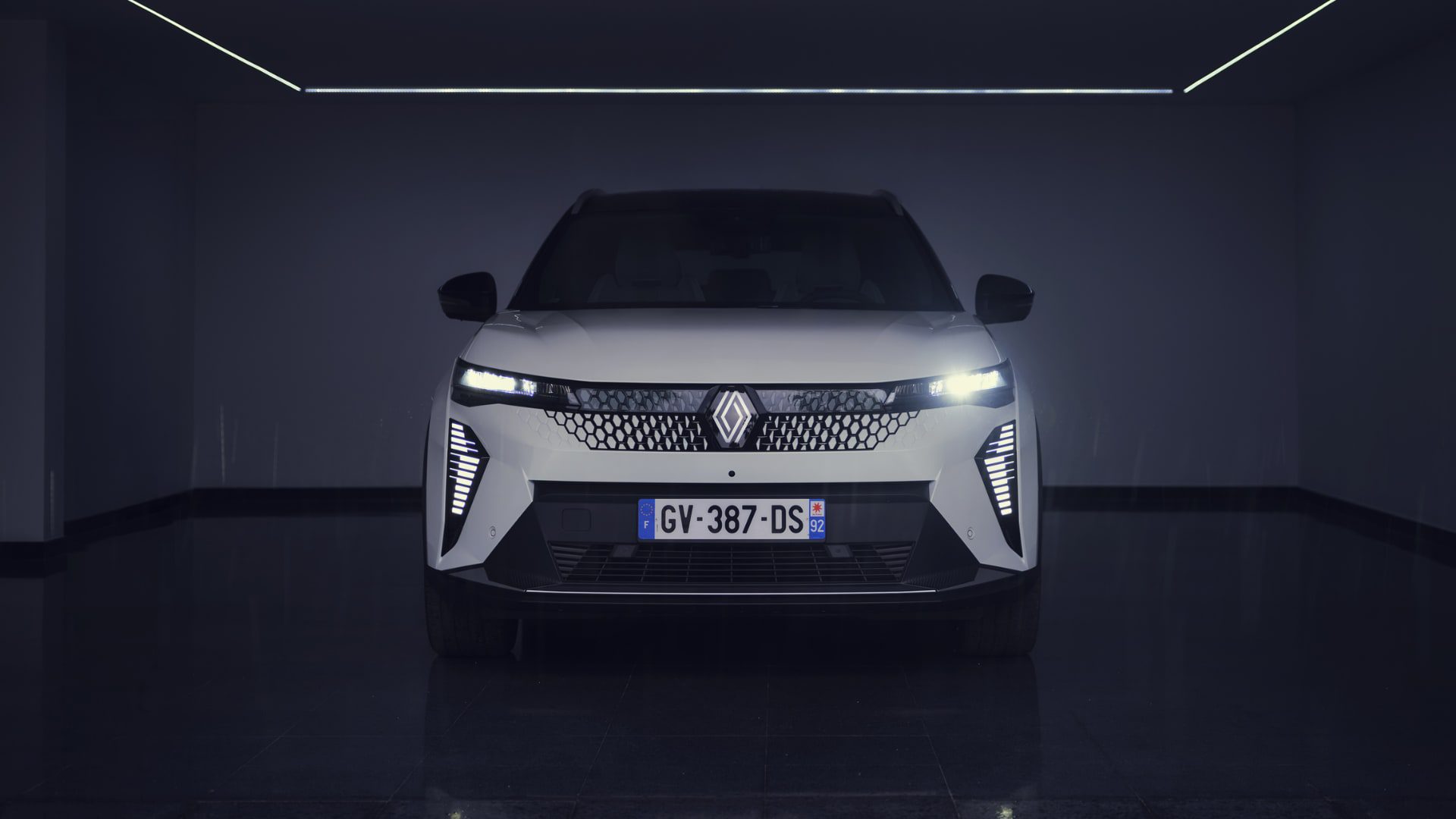 [출시임박] 르노 세닉 E-Tech 일렉트릭 – 르노 전기 SUV, 8월 출시 앞서 ‘웨이팅 프로그램’ 실시