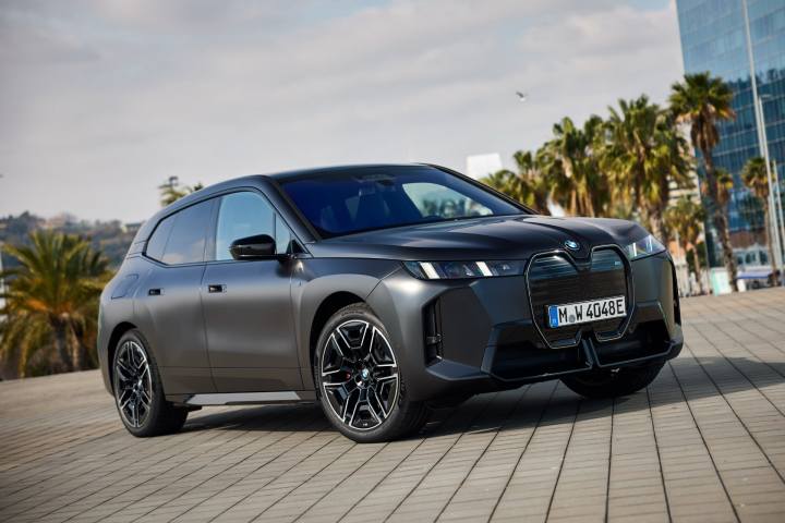 2025 BMW iX M70 xDrive