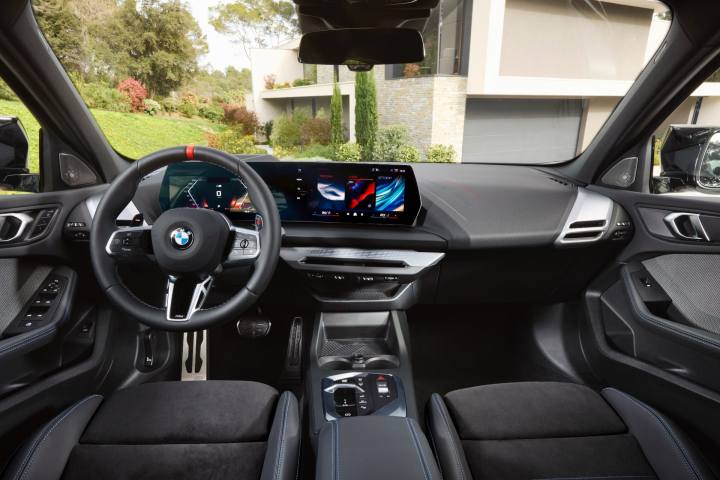2025 BMW M135 xDrive