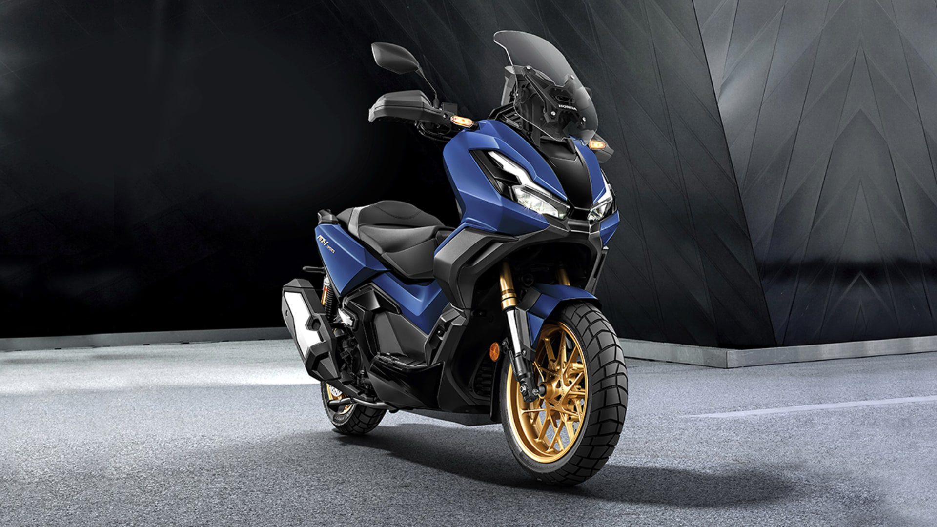 [새 바이크] 유로5+ 배출가스 기준 충족하고 첨단장비 더한 2025년형 혼다 ADV350