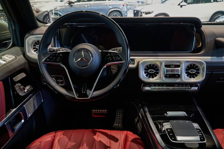 2025 메르세데스-벤츠 G 450 d 마누팍투어 HS효성 에디션 / 2025 Mercedes-Benz G 450 d MANUFAKTUR HS Hyosung Edition