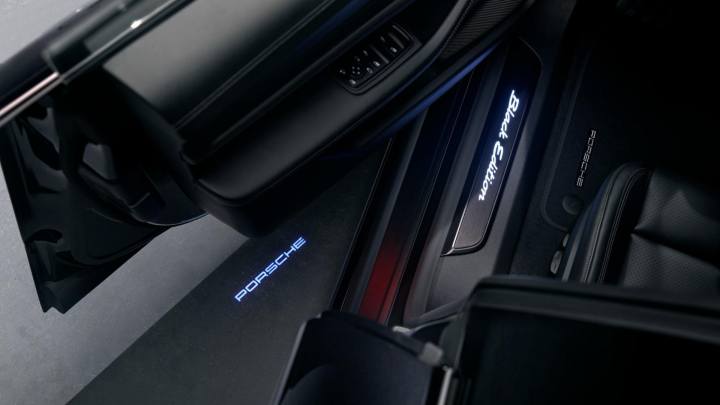 2025 Porsche Taycan 4S Black Edition / 2025 포르쉐 타이칸 4S 블랙 에디션