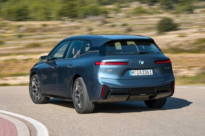 2026 BMW iX xDrive45