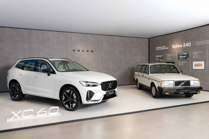 2026 Volvo XC60 and Volvo 240 Wagon / 2026 볼보 XC60 및 볼보 240 왜건