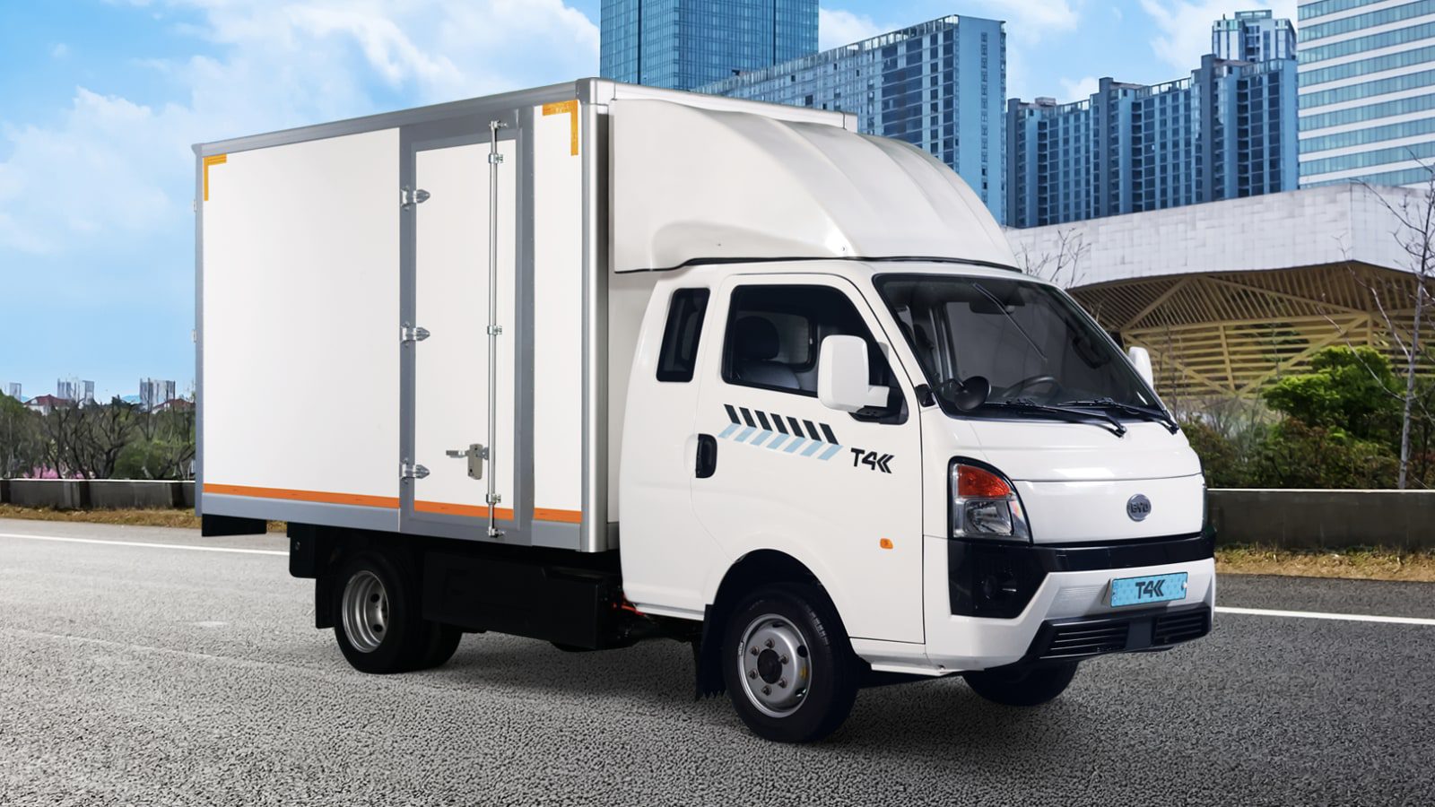 [새 트럭] BYD T4K 하이내장탑차 – 적재공간 키워 물류운송 최적화한 1톤 전기 내장탑차