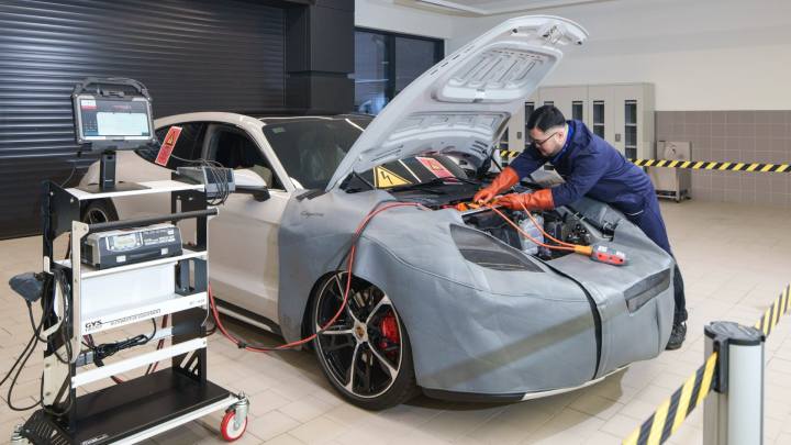 Porsche Service Center Seongsu / 포르쉐 서비스 센터 성수