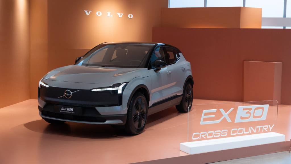 [새 차] ‘만능 왜건’ 볼보 크로스 컨트리 계보 잇는 전기 SUV – 볼보 EX30 크로스&nbsp;컨트리