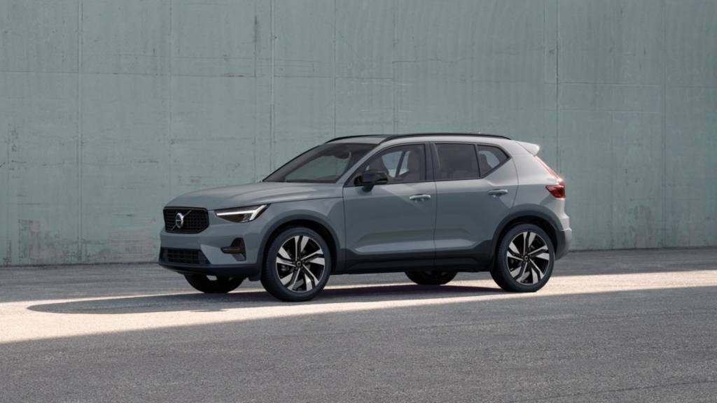 [새 차] 2026년식 볼보 XC40 – ‘다크’ 테마 추가로 선택 폭&nbsp;넓어져