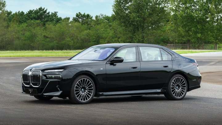 BMW 740i 및 750e xDrive M 스포츠 스페셜 에디션