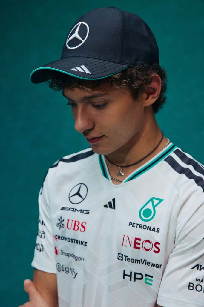 2026 Mercedes-AMG Petronas F1 Team wear collection by Adidas / 2026 아디다스 메르세데스-AMG 페트로나스 F1 팀 웨어 컬렉션