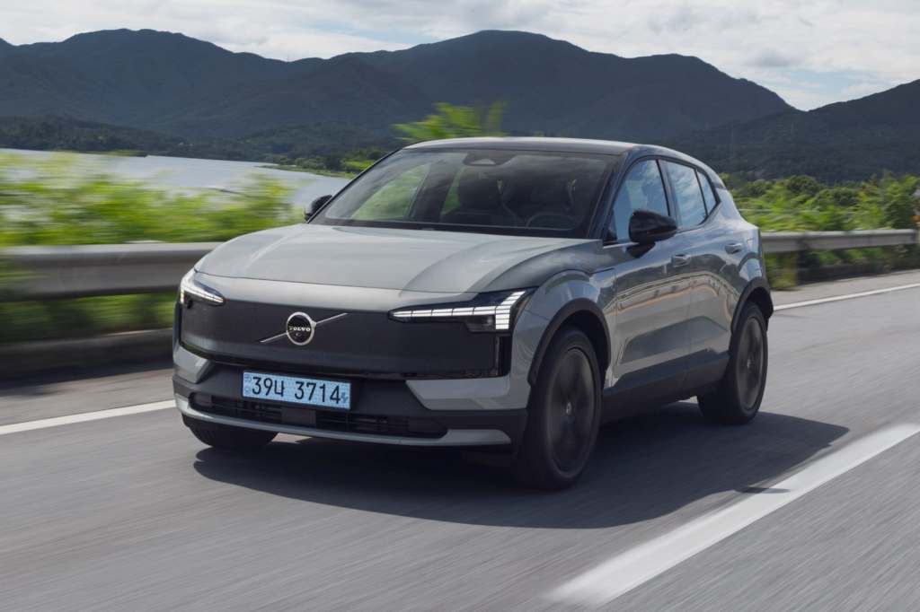 2026 Volvo EX30 Cross Country / 2026 볼보 EX30 크로스 컨트리