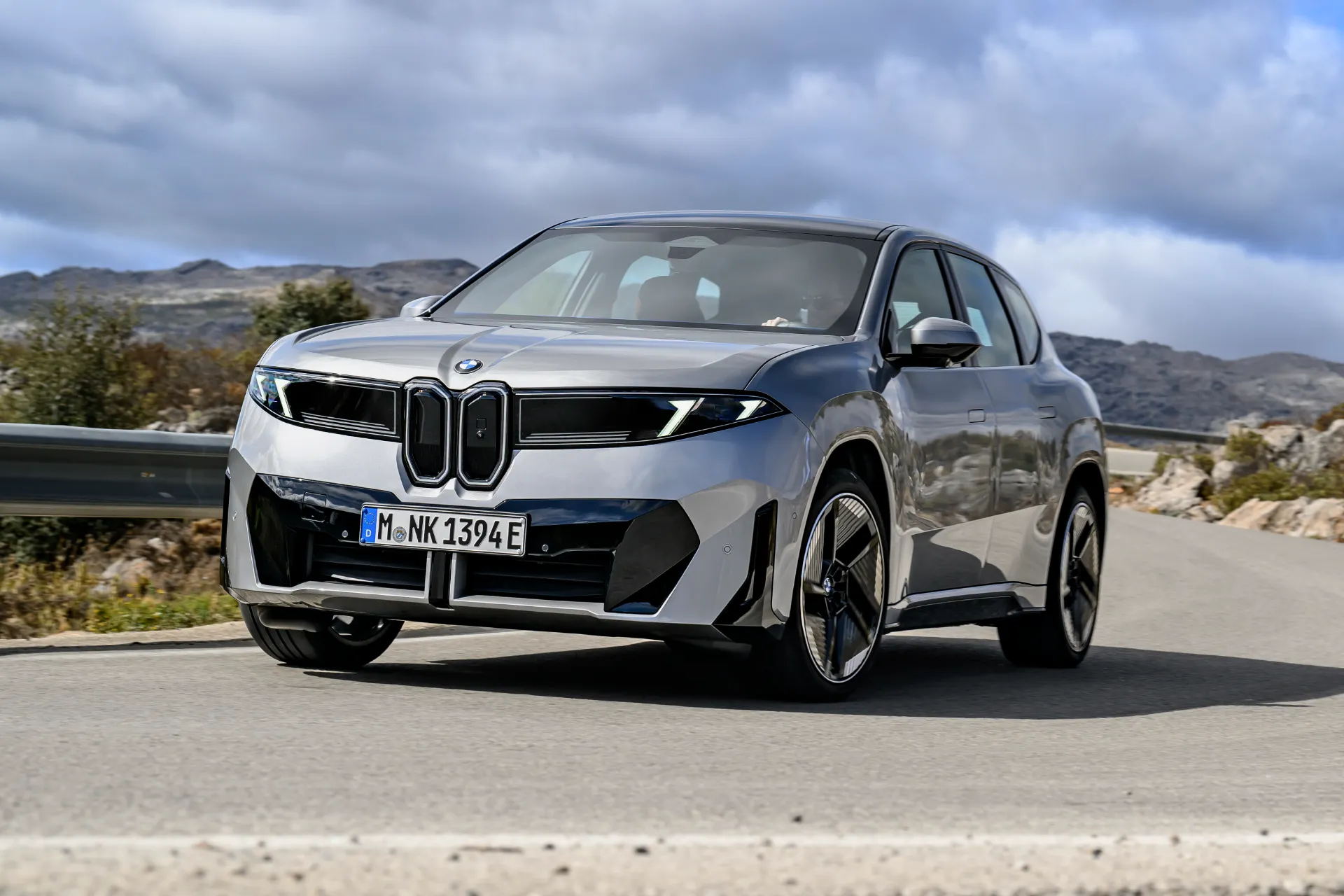 더 뉴 BMW iX3, 주행거리 615km 인증 받아…국내 판매 전기차 중 두 번째로 길어