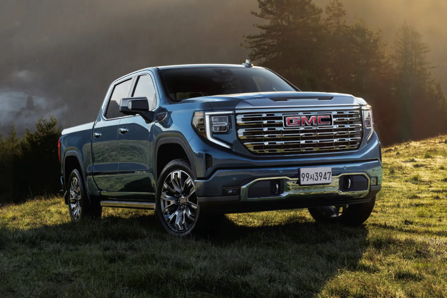 2026년형 GMC 시에라 드날리 판매 개시 … 순정 액세서리 더한 ‘스칼렛 나이트 에디션’ 추가되어