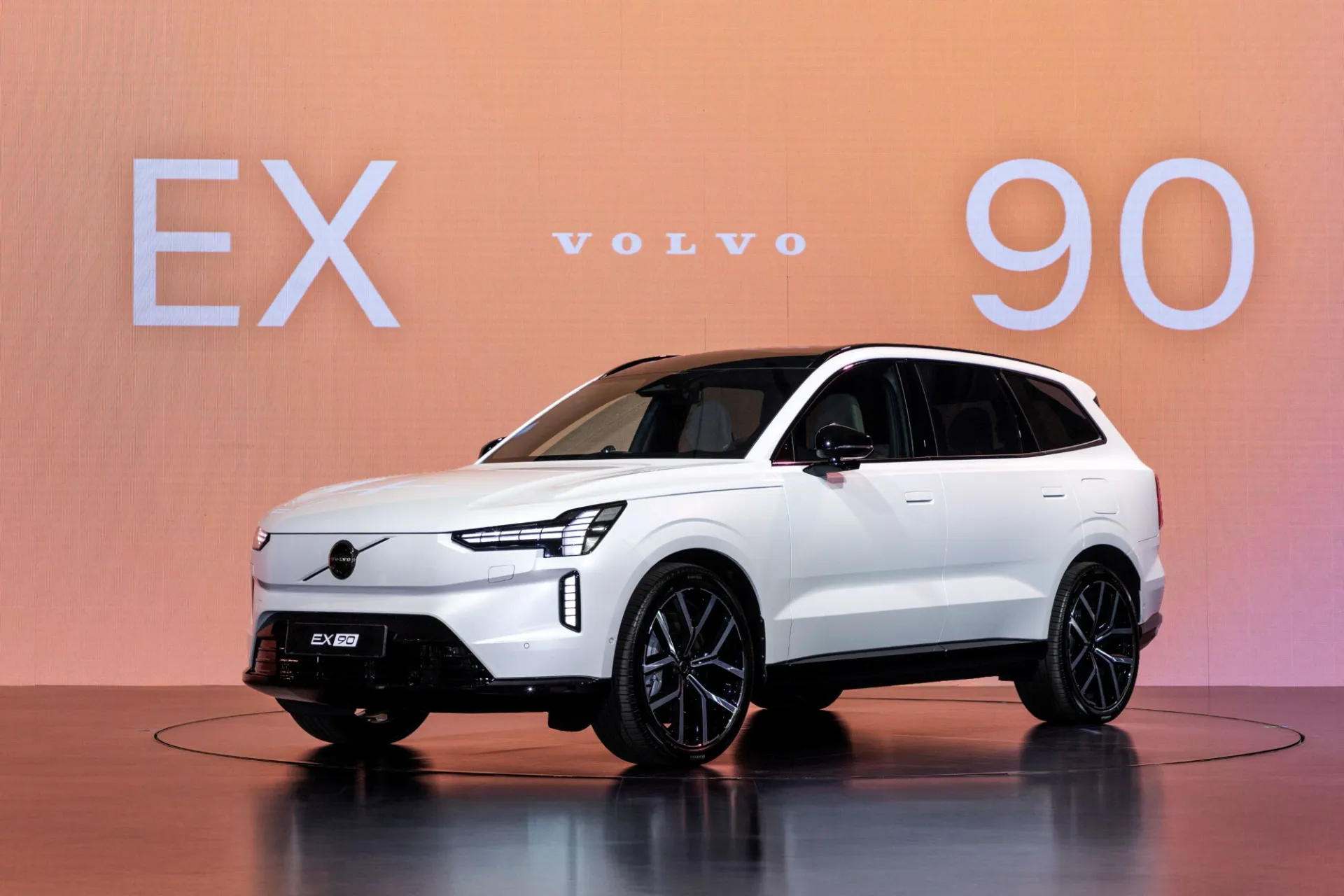 볼보자동차코리아, 신세대 플래그십 전기 SUV 볼보 EX90 국내 출시