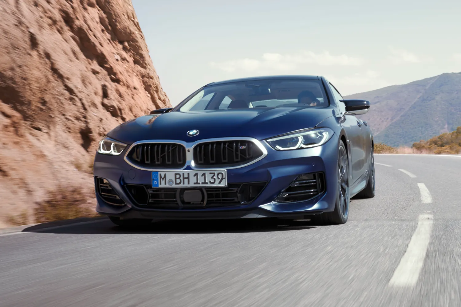 다방면으로 매력 키운 BMW M850i xDrive 그란 쿠페 M 퍼포먼스 국내 시장에 등장
